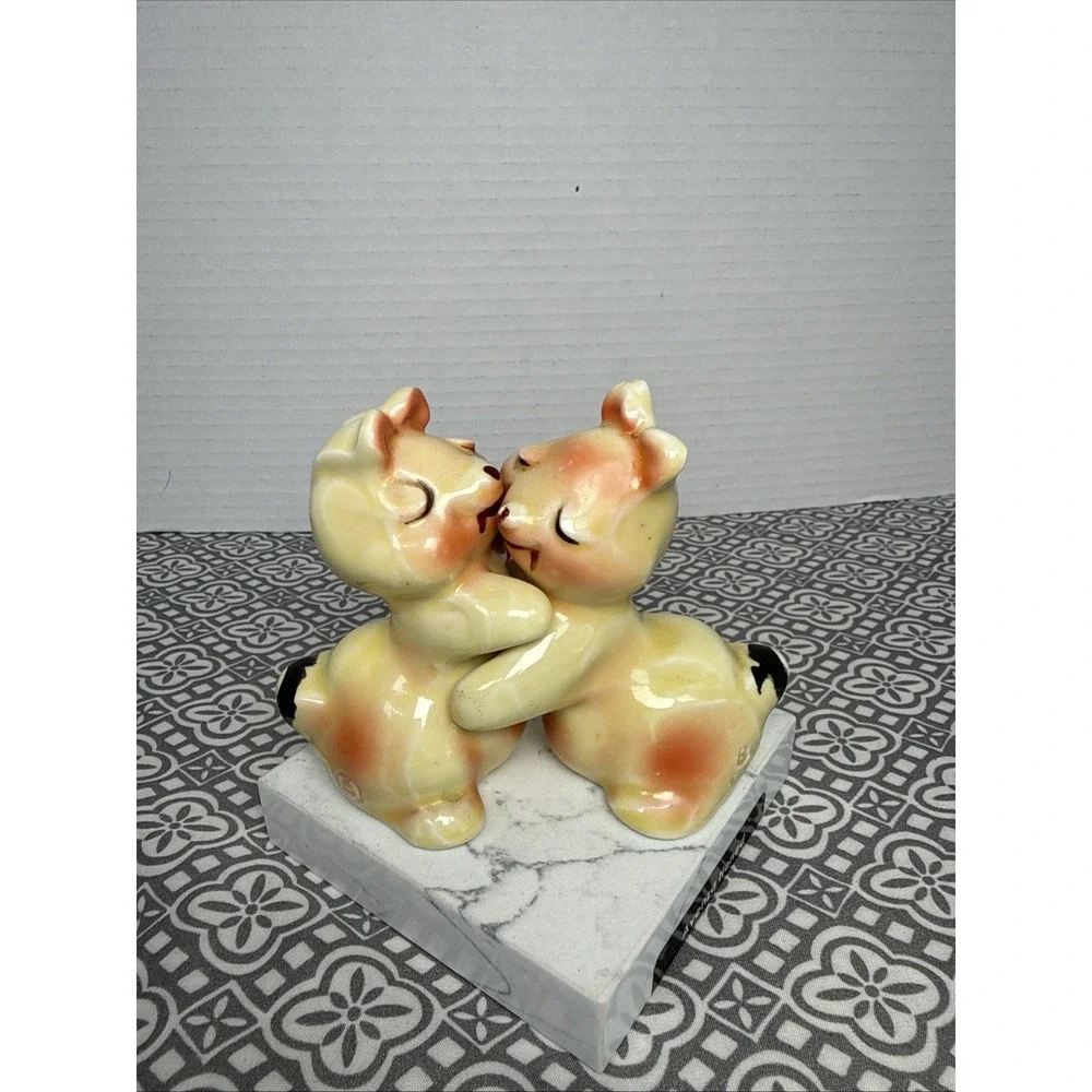 1950's Van Tellingen Bunny Hug Hugging Salt & Pepper Shakers Set Vintage